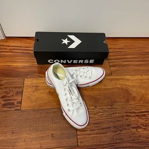 Women’s White Converse All Star- 6.5